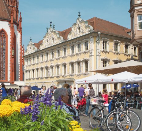 Marktplatz mit Falkenhaus und Marienkapelle in Würzburg © Congress-Tourismus-Wirtschaft Würzburg, Fotograf: A. Bestle