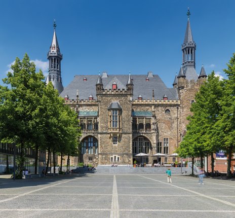 Rathaus in Aachen © rcphotostock