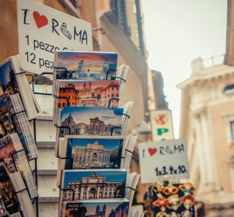 Postkarten-Shop in Rom © hanumanloylom-fotolia.com