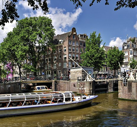 Grachtenfahrt in Amsterdam © m.letschert-fotolia.com