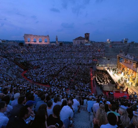 Arena di Verona - La Traviata © ENNEVI/per gentile concessione Fondazione Arena di Verona