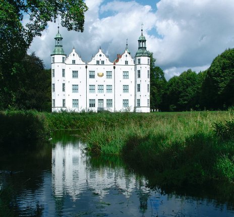 Schloss Ahrensburg, Hotel am Schloss 