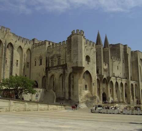 Papstpalast in Avignon © LianeM-fotolia.com