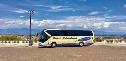 1x Neoplan Tourliner